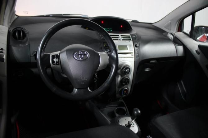 Toyota Yaris II с пробегом 2006 года, цена 349 000 рублей, 200000 км, хэтчбек, Автокод Объявления
