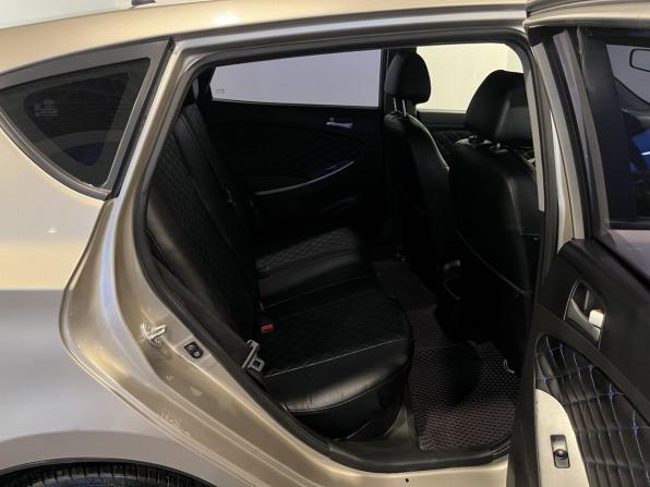 Hyundai Solaris I с пробегом 2011 года, цена 590 000 рублей, 240410 км, хэтчбек, Автокод Объявления