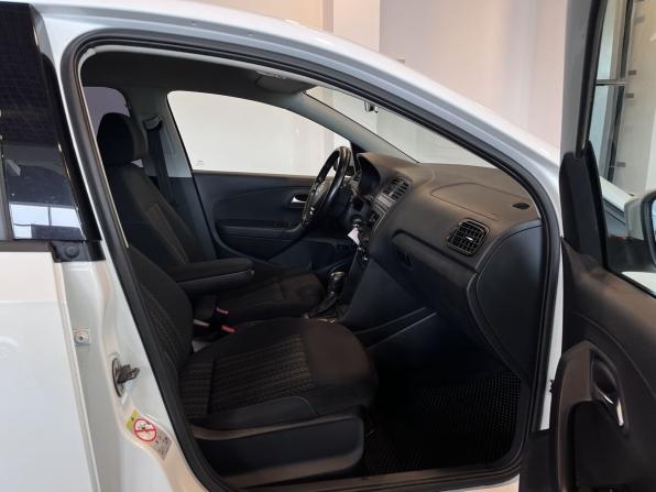 Volkswagen Polo V Рестайлинг с пробегом 2017 года, цена 1 275 000 рублей, 139099 км, седан, Автокод Объявления