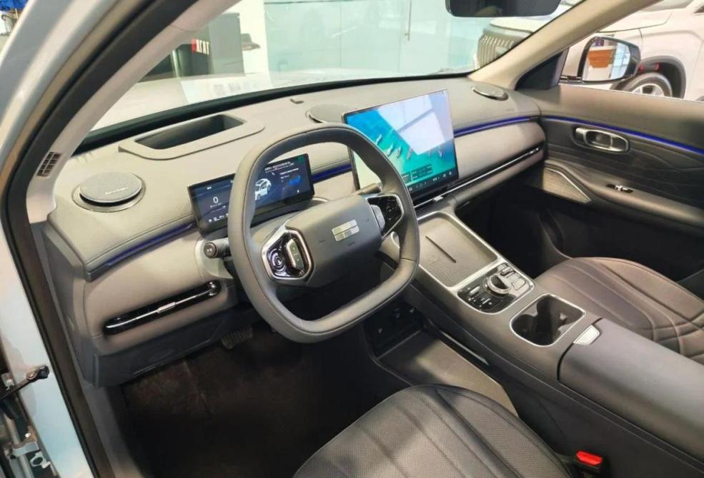 Geely EX5 EM-i Саратов  - изображение 12