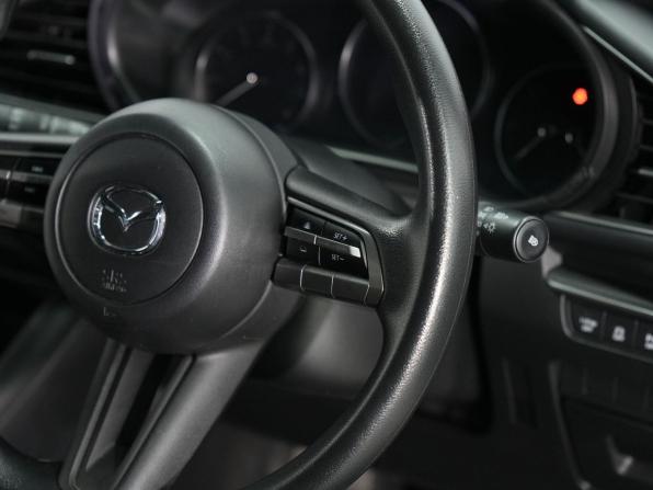 Mazda 3 IV (BP) с пробегом 2022 года, цена 1 785 000 рублей, 38397 км, хэтчбек, Автокод Объявления