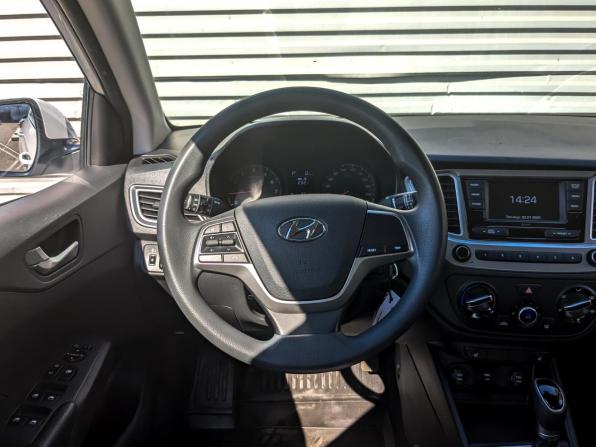 Hyundai Solaris II Рестайлинг с пробегом 2022 года, цена 1 665 000 рублей, 68053 км, седан, Автокод Объявления