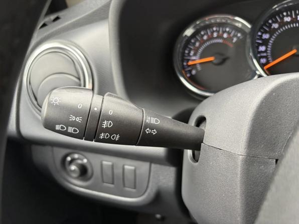 Renault Sandero II Рестайлинг с пробегом 2021 года, цена 1 230 000 рублей, 95050 км, хэтчбек, Автокод Объявления