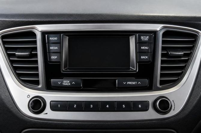 Hyundai Solaris II с пробегом 2018 года, цена 1 399 000 рублей, 98000 км, седан, Автокод Объявления
