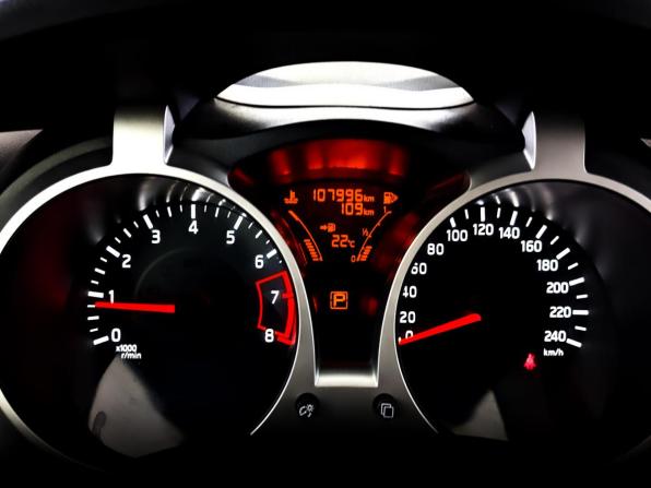 Nissan Juke I Рестайлинг с пробегом 2015 года, цена 1 350 000 рублей, 107987 км, внедорожник, Автокод Объявления