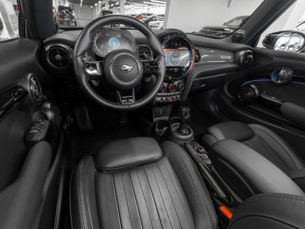 Mini Hatch III (F55/F56) Рестайлинг 2 с пробегом 2022 года, цена 3 860 000 рублей, 17160 км, хэтчбек, Автокод Объявления