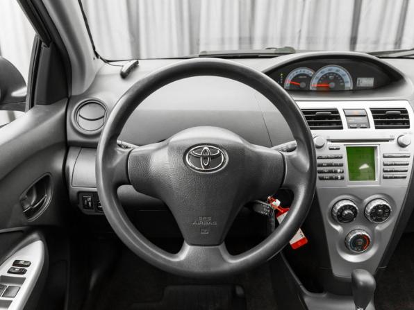 Toyota Yaris II с пробегом 2008 года, цена 660 000 рублей, 219250 км, седан, Автокод Объявления