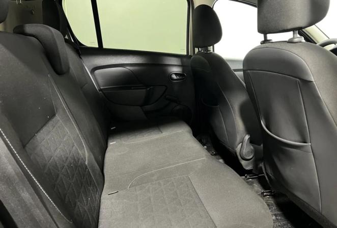 Renault Sandero II с пробегом 2018 года, цена 925 000 рублей, 165716 км, хэтчбек, Автокод Объявления
