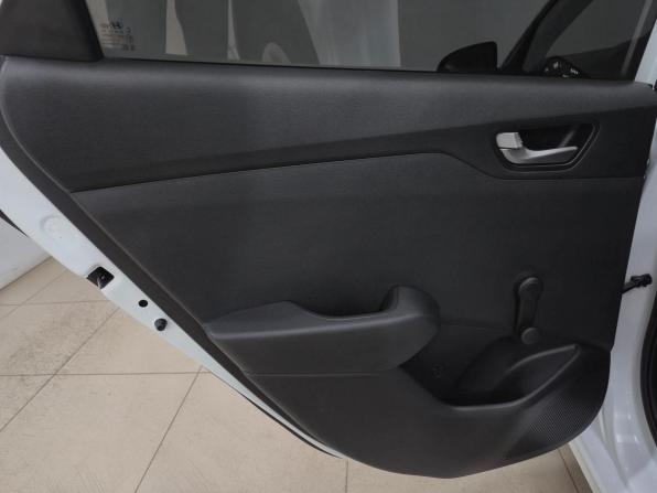 Hyundai Solaris II с пробегом 2017 года, цена 1 080 000 рублей, 160142 км, седан, Автокод Объявления