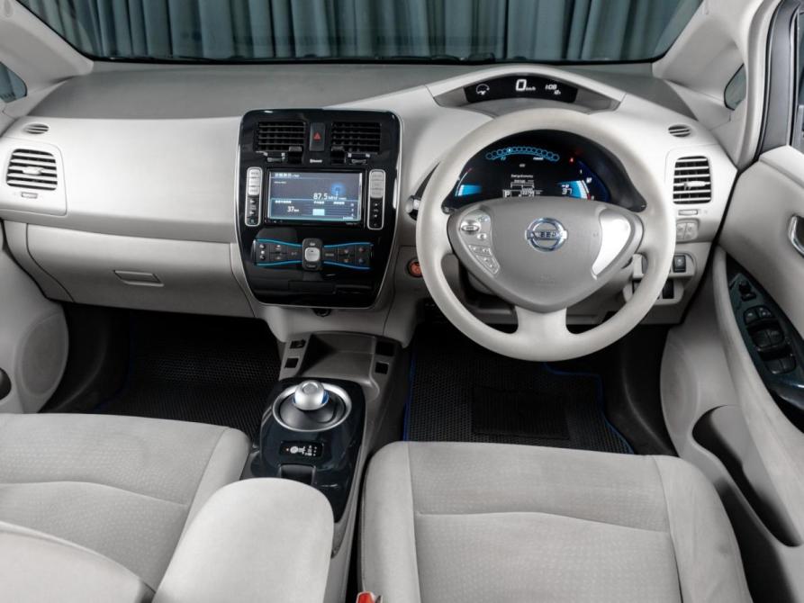 Nissan Leaf I (ZE0/AZE0) Тюмень  - изображение 6