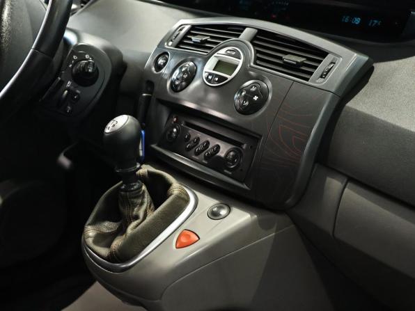 Renault Scenic II Рестайлинг с пробегом 2007 года, цена 617 000 рублей, 234437 км, компактвэн, Автокод Объявления
