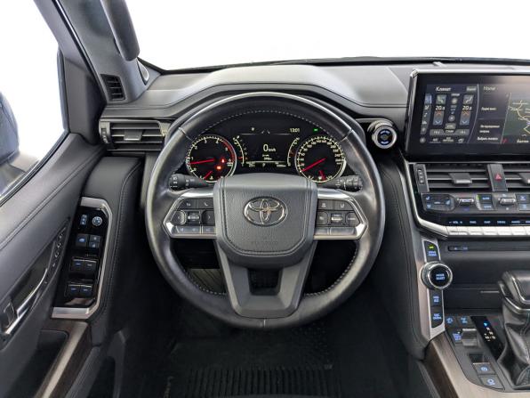 Toyota Land Cruiser 300 Series с пробегом 2022 года, цена 9 990 000 рублей, 57894 км, внедорожник, Автокод Объявления