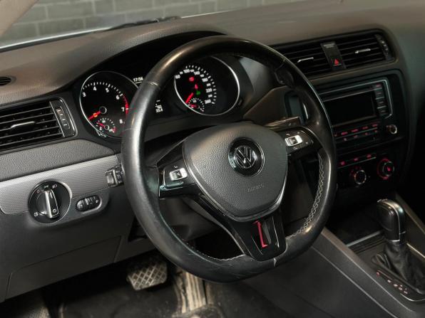 Volkswagen Jetta VI Рестайлинг с пробегом 2015 года, цена 950 000 рублей, 197103 км, седан, Автокод Объявления