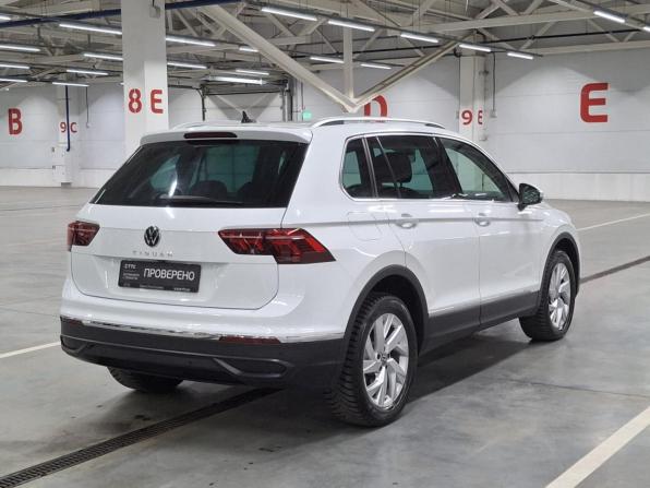 Volkswagen Tiguan II Рестайлинг с пробегом 2021 года, цена 2 660 000 рублей, 50562 км, внедорожник, Автокод Объявления