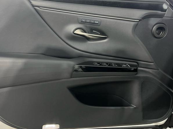 Lexus ES VII Рестайлинг с пробегом 2022 года, цена 4 600 000 рублей, 62220 км, седан, Автокод Объявления