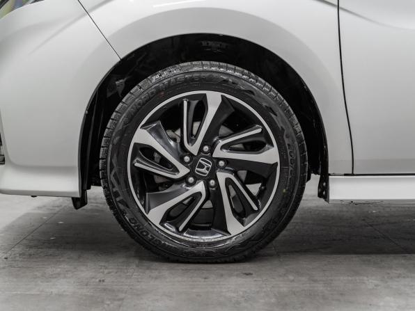 Honda Stepwgn V Рестайлинг с пробегом 2018 года, цена 2 150 000 рублей, 101747 км, минивэн, Автокод Объявления