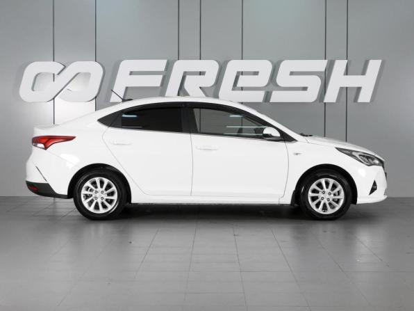 Hyundai Solaris II Рестайлинг с пробегом 2021 года, цена 1 669 000 рублей, 98875 км, седан, Автокод Объявления