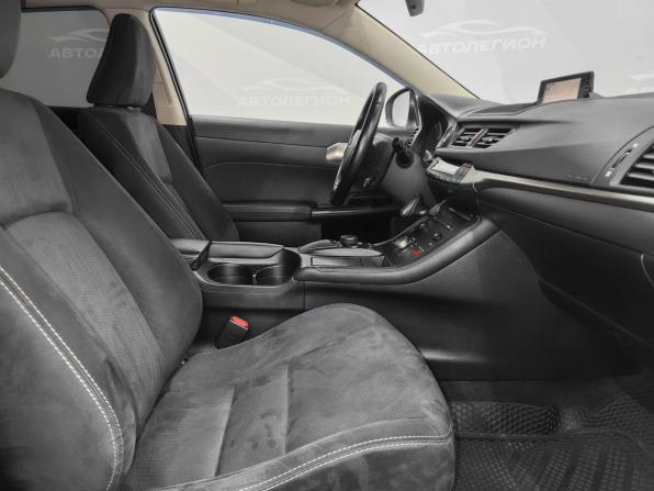 Lexus CT I Рестайлинг 2 с пробегом 2018 года, цена 2 120 000 рублей, 109707 км, хэтчбек, Автокод Объявления