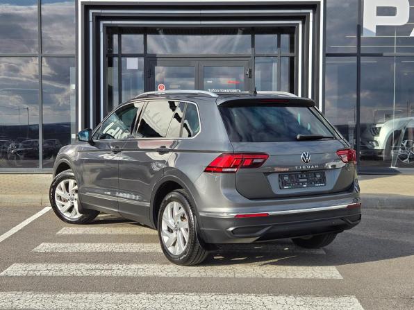 Volkswagen Tiguan II Рестайлинг с пробегом 2021 года, цена 2 787 000 рублей, 167071 км, внедорожник, Автокод Объявления