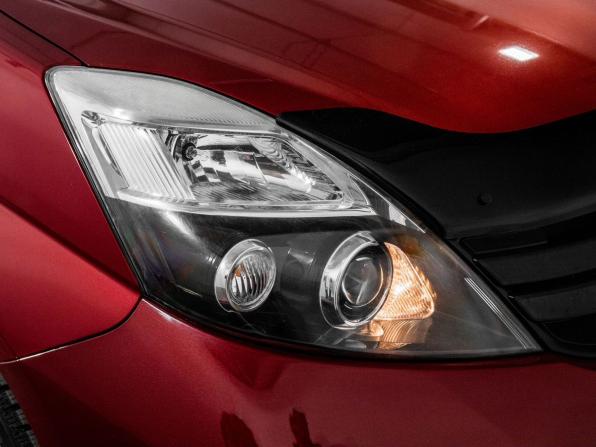 Toyota ISis I Рестайлинг с пробегом 2013 года, цена 1 149 500 рублей, 179138 км, компактвэн, Автокод Объявления