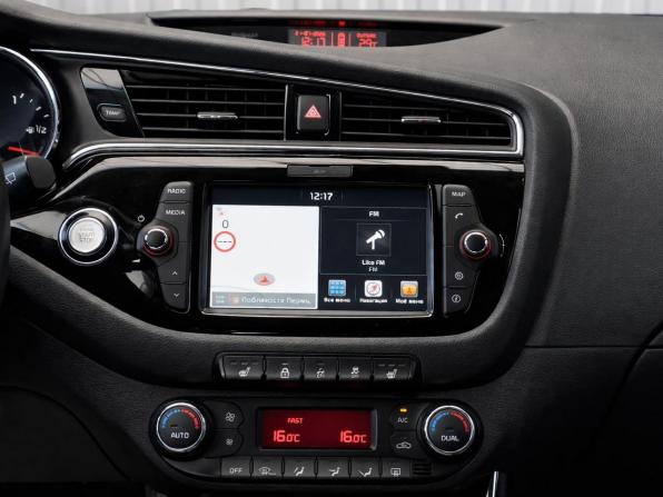 Kia Ceed II Рестайлинг с пробегом 2018 года, цена 1 647 000 рублей, 88000 км, универсал, Автокод Объявления