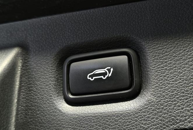 Hyundai Santa Fe IV Рестайлинг с пробегом 2021 года, цена 3 315 000 рублей, 129158 км, внедорожник, Автокод Объявления