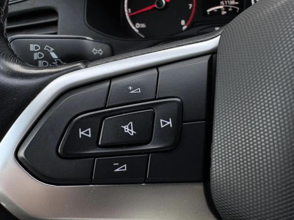 Volkswagen Polo VI с пробегом 2022 года, цена 1 275 000 рублей, 157738 км, лифтбек, Автокод Объявления