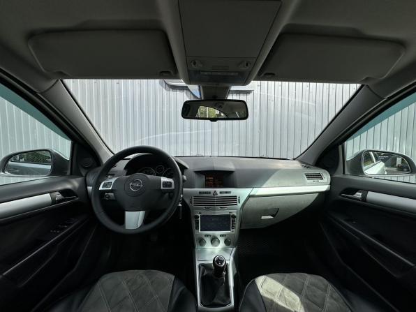 Opel Astra H Рестайлинг с пробегом 2013 года, цена 599 000 рублей, 232500 км, седан, Автокод Объявления