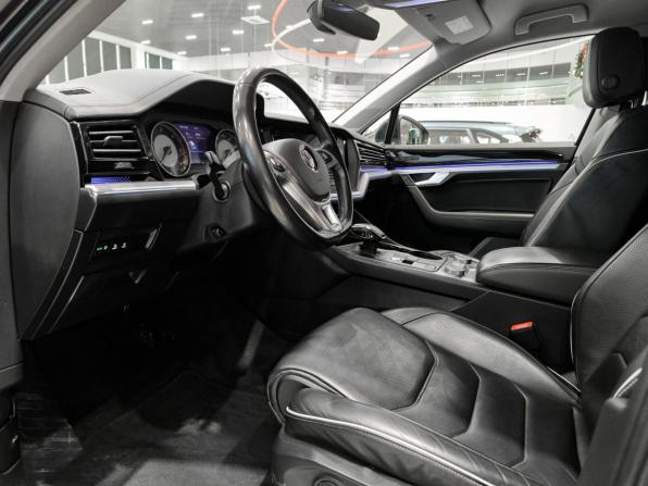Volkswagen Touareg III с пробегом 2020 года, цена 4 099 000 рублей, 170000 км, внедорожник, Автокод Объявления