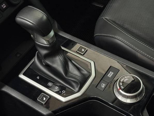 Mitsubishi L200 VI с пробегом 2024 года, цена 4 560 000 рублей, 50210 км, пикап, Автокод Объявления