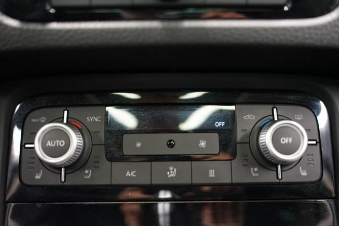 Volkswagen Touareg II Рестайлинг с пробегом 2017 года, цена 3 980 000 рублей, 167000 км, внедорожник, Автокод Объявления