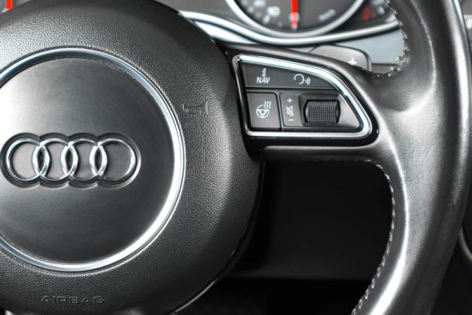 Audi A6 IV (C7) Рестайлинг с пробегом 2015 года, цена 2 459 000 рублей, 129896 км, седан, Автокод Объявления