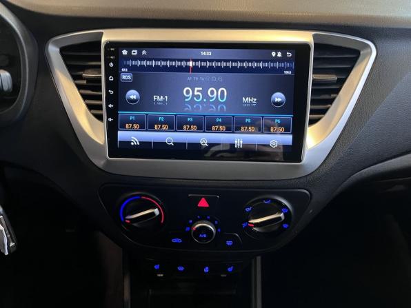 Hyundai Solaris II с пробегом 2017 года, цена 1 100 000 рублей, 196926 км, седан, Автокод Объявления