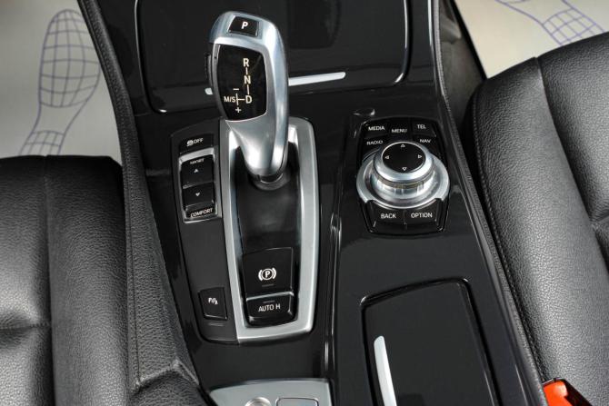 BMW 5 серии VI (F10/F11/F07) Рестайлинг с пробегом 2015 года, цена 1 629 000 рублей, 330000 км, седан, Автокод Объявления