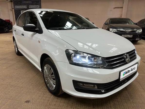 Volkswagen Polo V Рестайлинг с пробегом 2019 года, цена 990 000 рублей, 103438 км, седан, Автокод Объявления