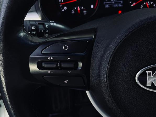 Kia Rio IV с пробегом 2020 года, цена 1 380 000 рублей, 112509 км, хэтчбек, Автокод Объявления