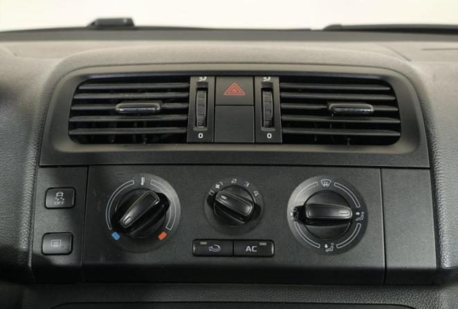 Skoda Fabia II Рестайлинг с пробегом 2011 года, цена 594 000 рублей, 198000 км, хэтчбек, Автокод Объявления