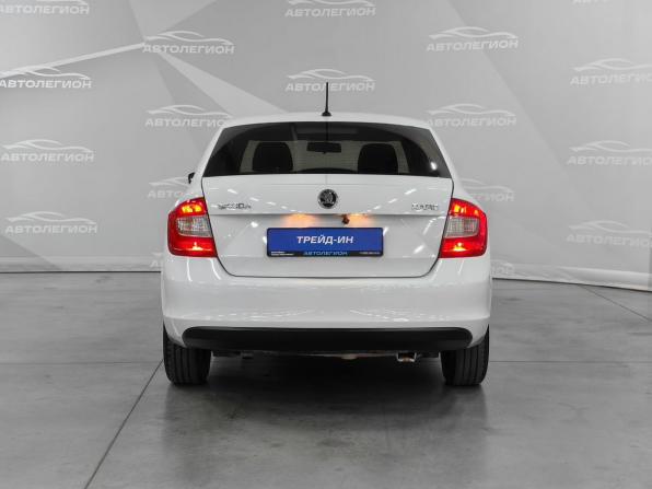 Skoda Rapid I с пробегом 2016 года, цена 960 000 рублей, 172000 км, лифтбек, Автокод Объявления
