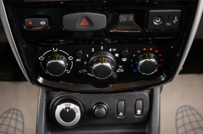 Nissan Terrano III (D10) с пробегом 2014 года, цена 1 429 000 рублей, 63000 км, внедорожник, Автокод Объявления
