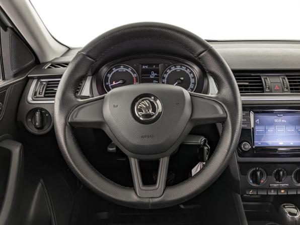 Skoda Rapid I Рестайлинг с пробегом 2018 года, цена 1 479 500 рублей, 51753 км, лифтбек, Автокод Объявления