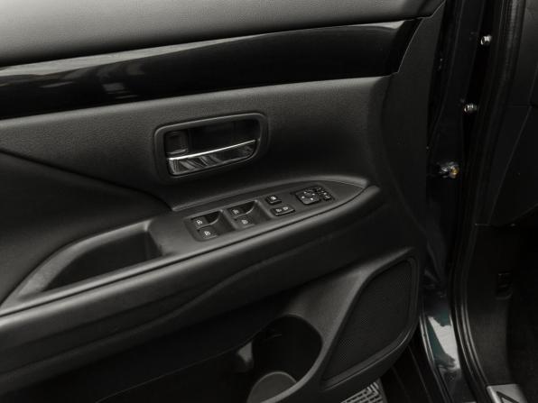 Mitsubishi Outlander III Рестайлинг 3 с пробегом 2021 года, цена 2 490 000 рублей, 98237 км, внедорожник, Автокод Объявления