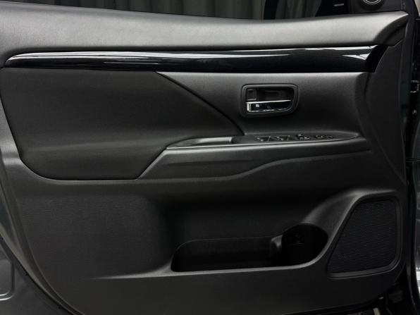 Mitsubishi Outlander III Рестайлинг 3 с пробегом 2021 года, цена 2 499 000 рублей, 58496 км, внедорожник, Автокод Объявления