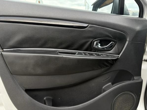 Renault Scenic III Рестайлинг 2 с пробегом 2013 года, цена 720 000 рублей, 460000 км, минивэн, Автокод Объявления