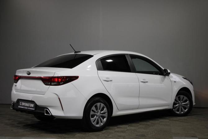 Kia Rio IV Рестайлинг с пробегом 2020 года, цена 1 089 000 рублей, 300100 км, седан, Автокод Объявления