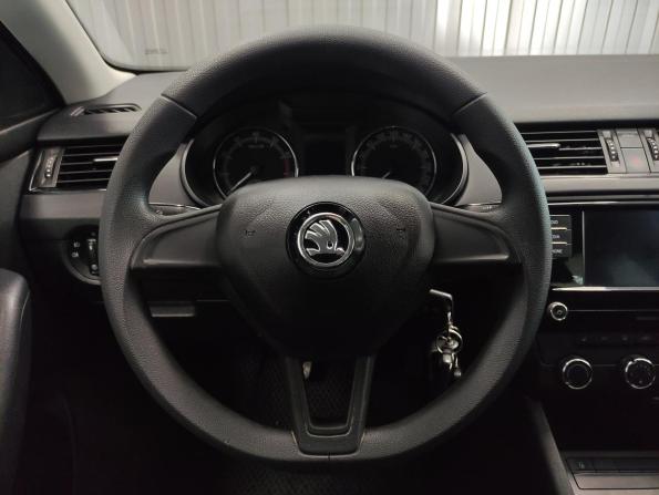 Skoda Octavia III (A7) Рестайлинг с пробегом 2019 года, цена 1 100 000 рублей, 121567 км, лифтбек, Автокод Объявления