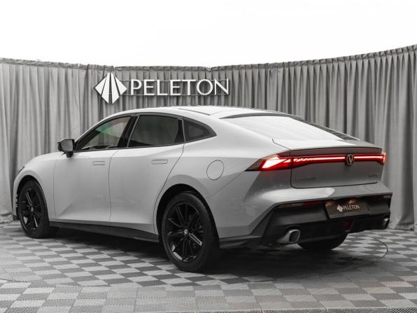 Changan UNI-V I с пробегом 2024 года, цена 2 440 000 рублей, 23918 км, лифтбек, Автокод Объявления