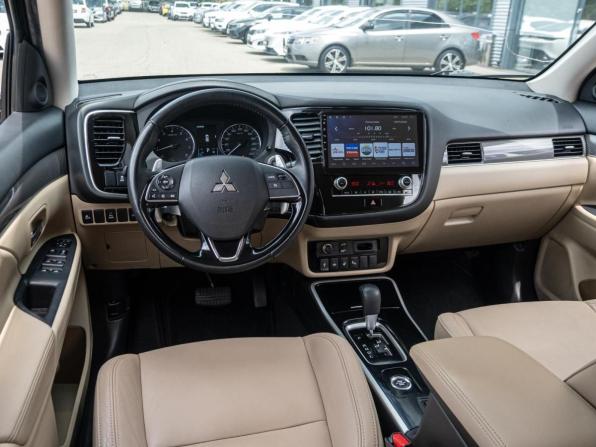 Mitsubishi Outlander III Рестайлинг 3 с пробегом 2020 года, цена 2 340 000 рублей, 101432 км, внедорожник, Автокод Объявления