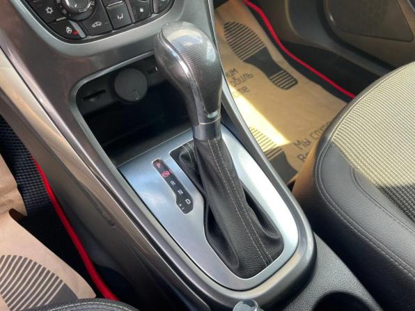 Opel Astra J Рестайлинг с пробегом 2013 года, цена 741 000 рублей, 160451 км, седан, Автокод Объявления