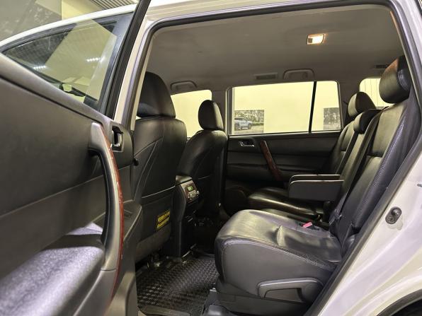 Toyota Highlander II (XU40) Рестайлинг с пробегом 2011 года, цена 1 679 000 рублей, 316867 км, внедорожник, Автокод Объявления