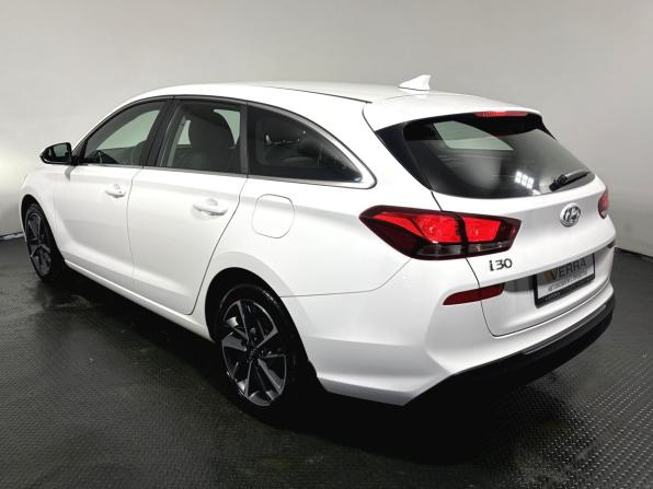 Hyundai i30 III Рестайлинг 2 с пробегом 2022 года, цена 1 980 000 рублей, 83000 км, универсал, Автокод Объявления